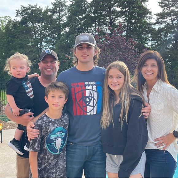 Meet your Posher, Sarah - Picture 6 of 8